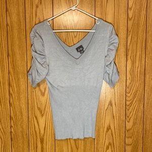 🔥EUC Light blue gray short sleeve sweater V Neck / Dots / Womens Size Large